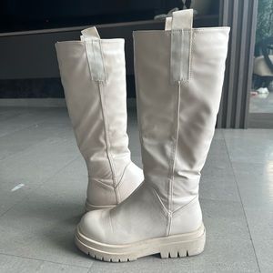 Raining Boots color cream